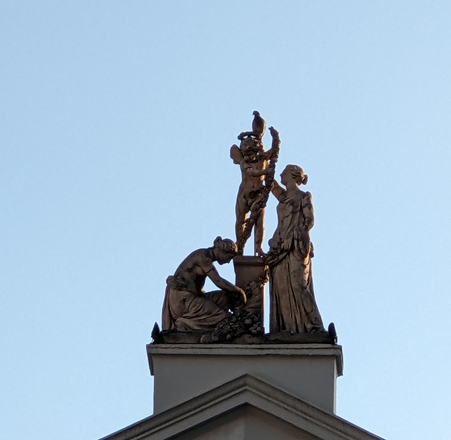 Statue atop Covent Garden